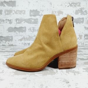 NEW Bp Brynne Block Heel Tan Suede Pointy Toe Ankle Boots  A641